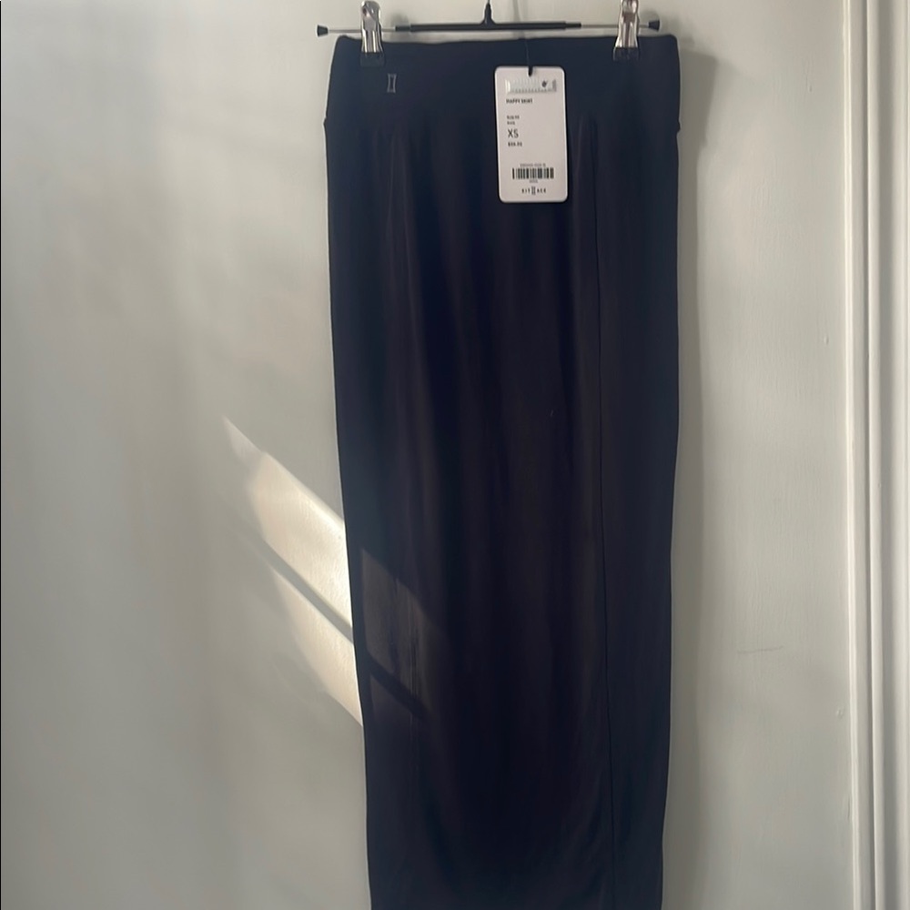 Kit and Ace Classic Black Pencil Skirt